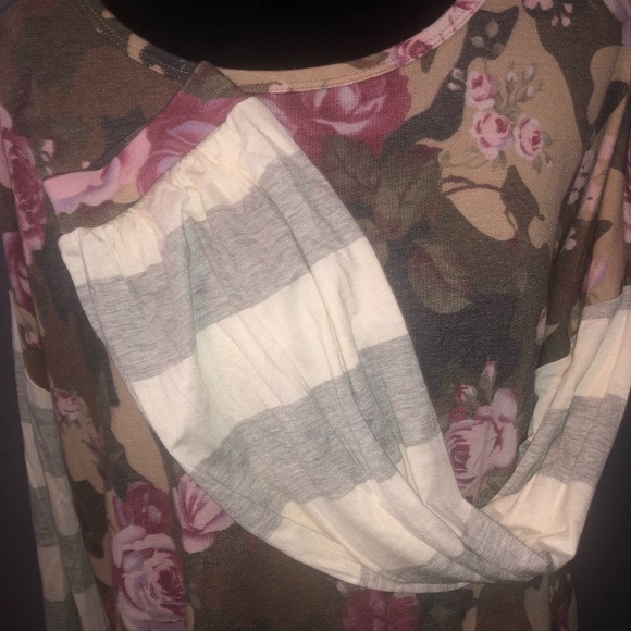 HoneyMe Curvy NWOT Pattern mix XL long-sleeve top - Picture 4 of 6